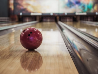 Bowling Alley & Amusement Center | Middletown, NY | Quinnz Pinz